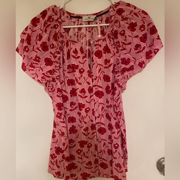 Vineyard Vines NWT (button up 1/2 way) blouse, size large. Very cute! - Picture 1 of 4